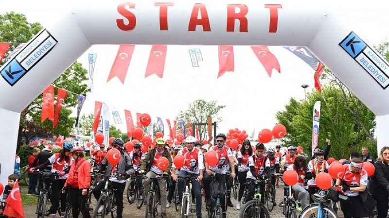 19 Mayıs kutlamalarının adresi Kadıköy yine rengarenk 19 Mayıs kutlamalarının adresi Kadıköy yine rengarenk