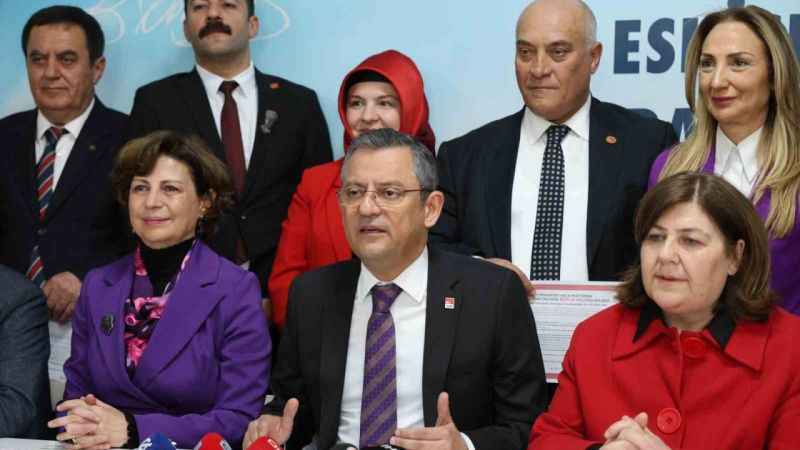 CHP Genel Başkanı Özel, kadınlar gününde kadın adayı Köksal’ı eleştirdi CHP Genel Başkanı Özel, kadınlar gününde kadın adayı Köksal’ı eleştirdi