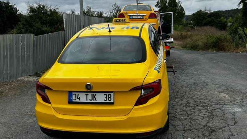 Fatih’te turist avına çıkan taksiciler yakalandı Fatih’te turist avına çıkan taksiciler yakalandı