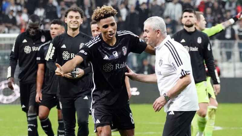 Rıza'lı Beşiktaş, Başakşehir'i 1-0'la geçti Rıza'lı Beşiktaş, Başakşehir'i 1-0'la geçti