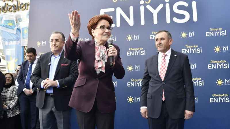İYİ Parti Genel Başkanı Akşener: "Bunları yazdık bir kenara" İYİ Parti Genel Başkanı Akşener: "Bunları yazdık bir kenara"
