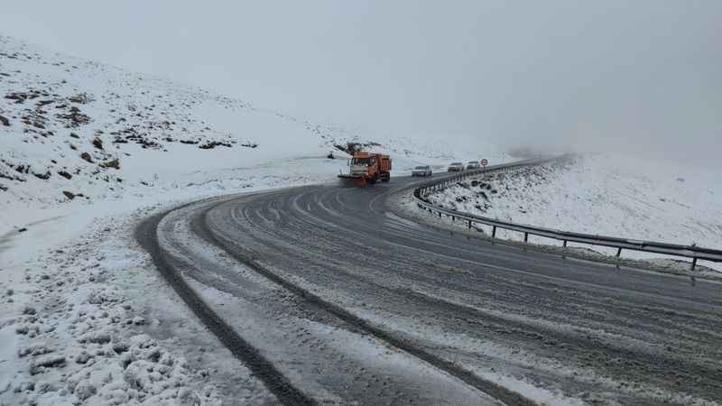 Yaza 5 kala Van'da Kar yağışı Yaza 5 kala Van'da Kar yağışı