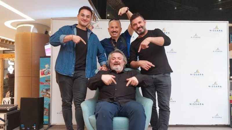 Ünlü oyuncu sevenleriyle buluştu Ünlü oyuncu sevenleriyle buluştu