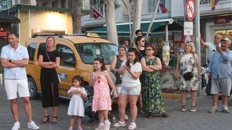 Yörüklerin yayla göçü renkli görüntüler oluşturdu Yörüklerin yayla göçü renkli görüntüler oluşturdu