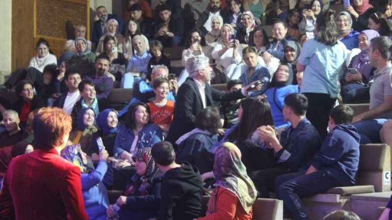 Uygur kardeşler Nevşehir’de sahne aldı Uygur kardeşler Nevşehir’de sahne aldı