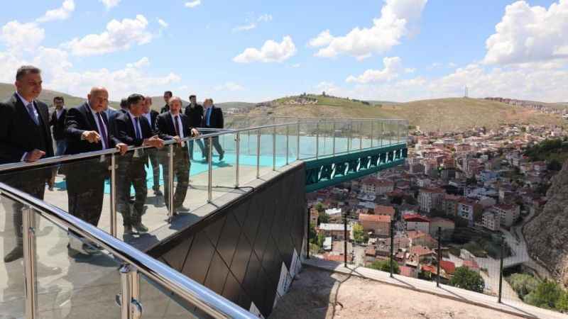 Bayburt seyir terasına kavuştu Bayburt seyir terasına kavuştu