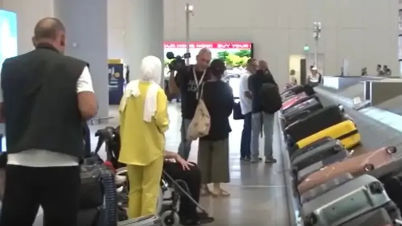 İsrail’in hedefindeki Lübnan’dan kaçış sürüyor İsrail’in hedefindeki Lübnan’dan kaçış sürüyor