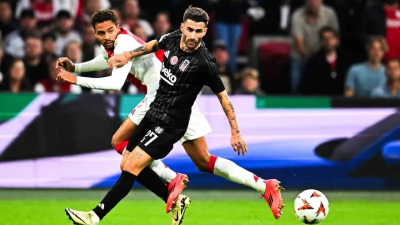 Beşiktaş, Ajax'a farklı mağlup oldu 