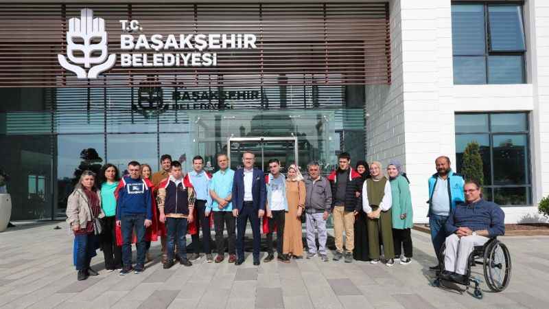 Başakşehir’in en özel gençlerine zurnalı asker eğlencesi