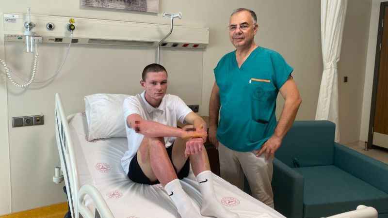 Deodorant sıkılırken çakılan çakmak sonları oluyordu