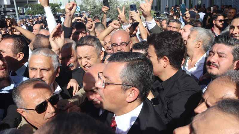 CHP'nin yeni Genel Başkanı Özgür Özel, İzmir’de