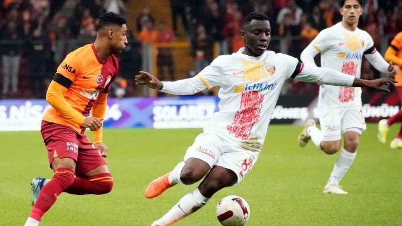 Galatasaray, Kayserispor'u 2-1'le geçti
