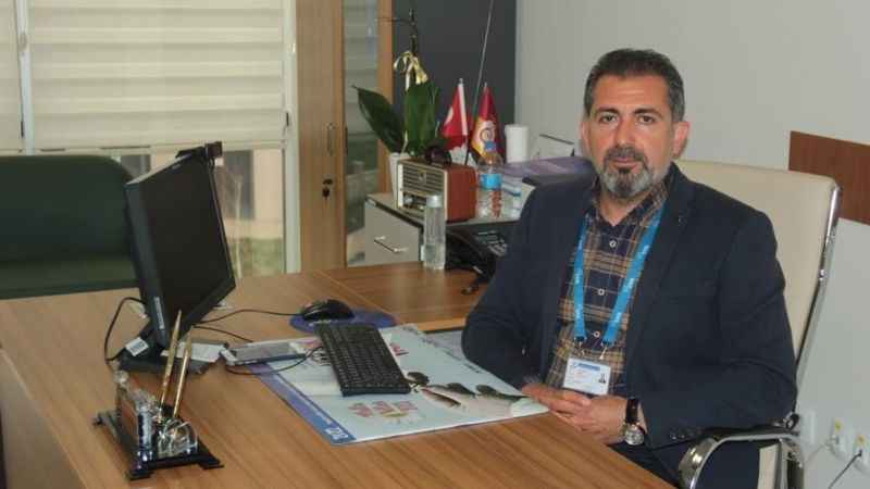 Kulağından kene çıktı!