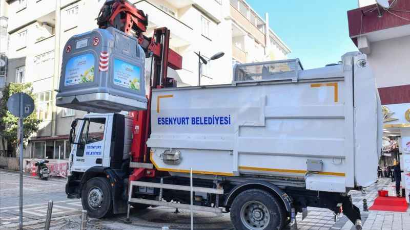 Esenyurt'ta çöp konteynerleri yer altına iniyor