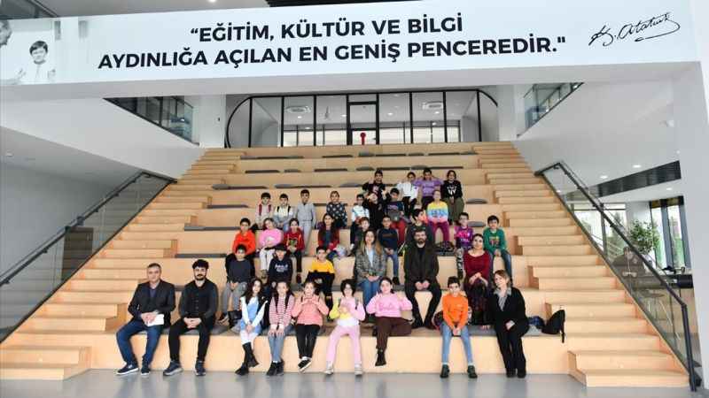 Esenyurt'ta çocuklar, bilim ve sanatla dolu bir gün geçirdi