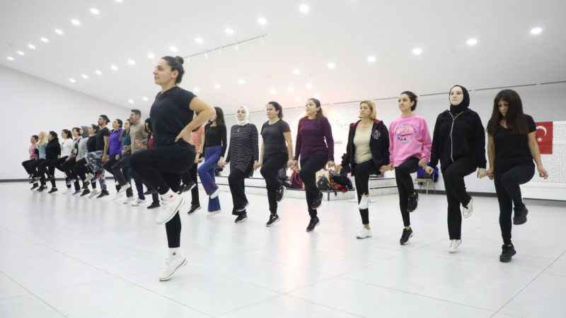 Eyüpsultan'da halk oyunları kurslarına yoğun ilgi