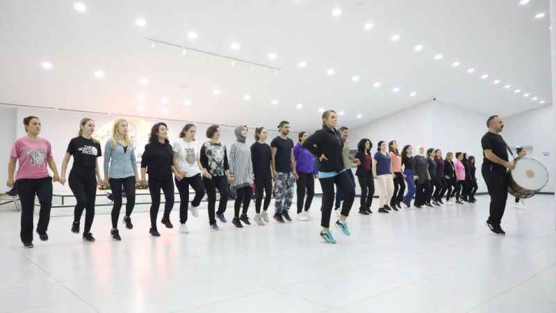 Eyüpsultan'da halk oyunları kurslarına yoğun ilgi