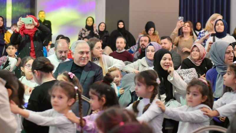 Fatih'te Çocuk Durakları Karne Töreni