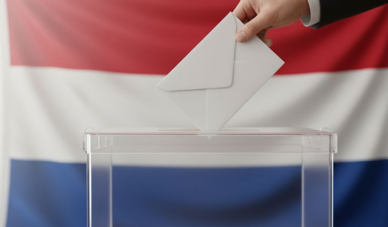 Hollanda halkı sandık başında