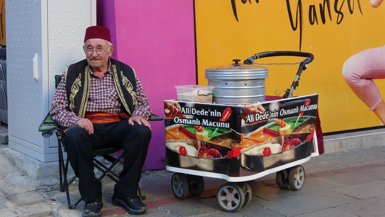 Yıllardır sokakta...