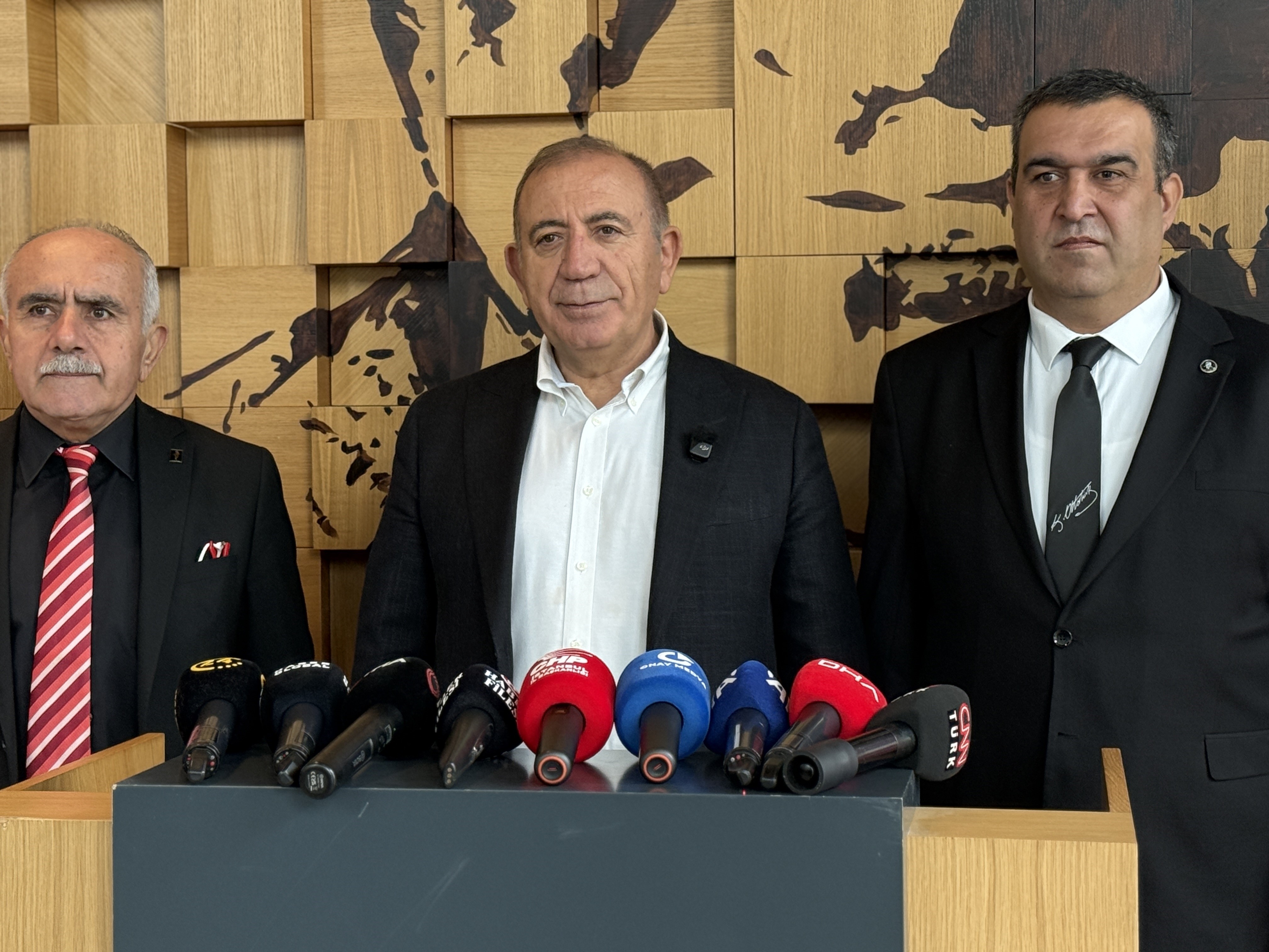 CHP'li Gürsel Tekin: "Aziz İhsan Aktaş hakkında suç duyurusunda bulunuyoruz"