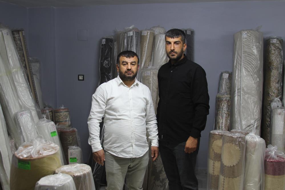 Halının içinden servet çıktı