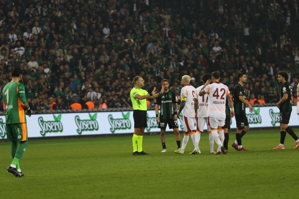 Osimhen’in golü sonrası VAR konuşma kayıtları açıklandı