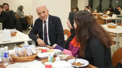Başkan Yıldırım Öğrencilerle Aynı Sofrada Buluştu