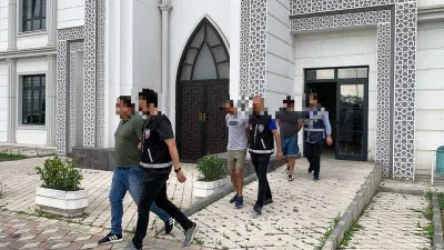 329 bin TL ve 2 kilo altın çalıp Gürcistan'a kaçarken yakalandılar