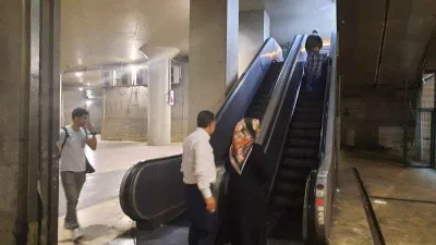 Taksim'de vatandaşın yürüyen merdiven çilesi