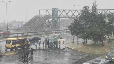 İstanbul’da kar yağışı etkisini göstermeye başladı