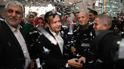 Şadi Yazıcı alkışlarla karşılandı