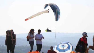 Yamaç paraşütçülerin gözde adresi: Kırantepe