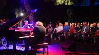 Tuluyhan Uğurlu konseri kulakların pasını sildi