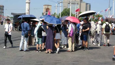 İstanbul'da kavurucu sıcaklar etkili olmaya devam ediyor