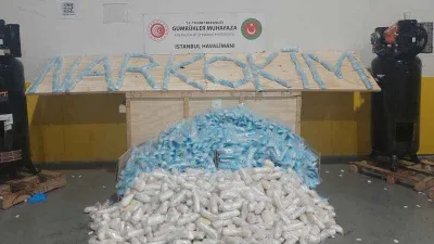 İstanbul Havalimanı'nda 427 kilogram metamfetamin ele geçirildi