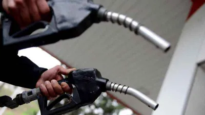 Bayram öncesi motorine ve benzine çifte indirim geliyor