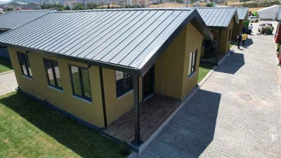 55 günde inşa edilen kalıcı konutlar teslim ediliyor