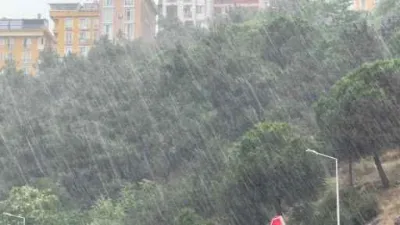 İstanbul’da sağanak yağış etkili oldu