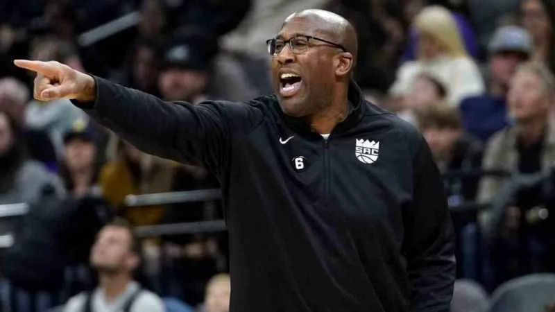 Yılın başantrenörü Mike Brown 