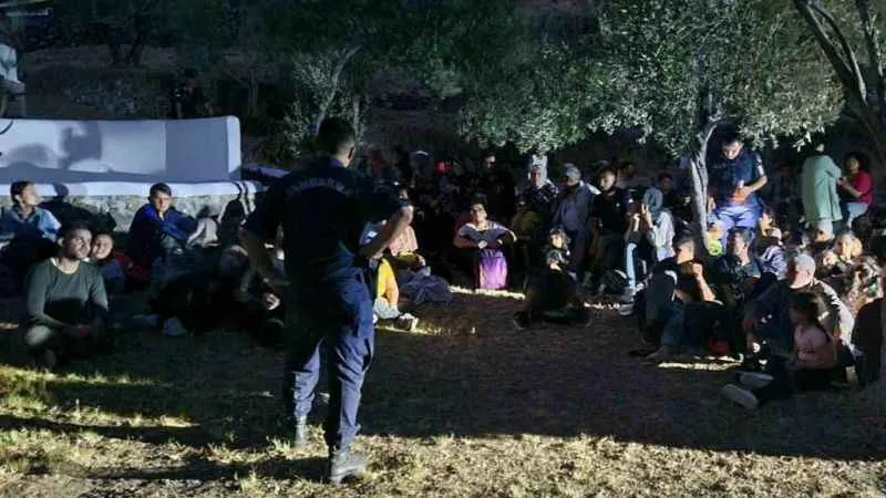 Çanakkale’de kaçak göçmen operasyonu: 4 organizatör ile 51 kaçak göçmen yakalandı