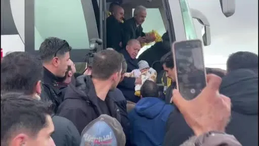 4 aylık bebek Cumhurbaşkanı Erdoğan'ın konvoyunu durdurdu!