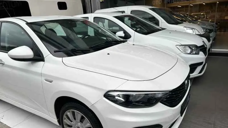 İkinci el otomobilde fiyatlar düşmeye devam ediyor