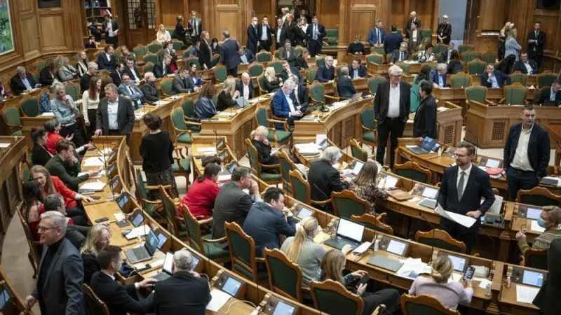 Danimarka, Kur'an-ı Kerim ve diğer kutsal kitapların yakılmasını yasakladı