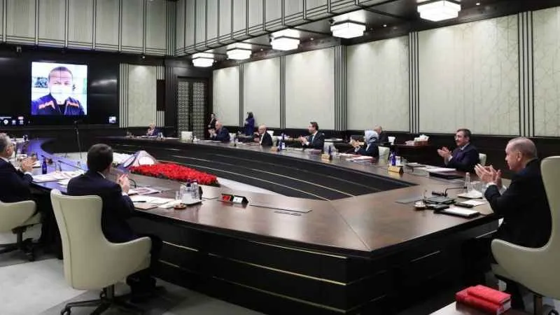 Cumhurbaşkanı Erdoğan ilk uzay yolcumuz Gezeravcı ile görüştü