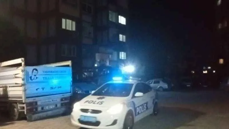 İzmir'de bir kadın yardım istediği polisi vurdu