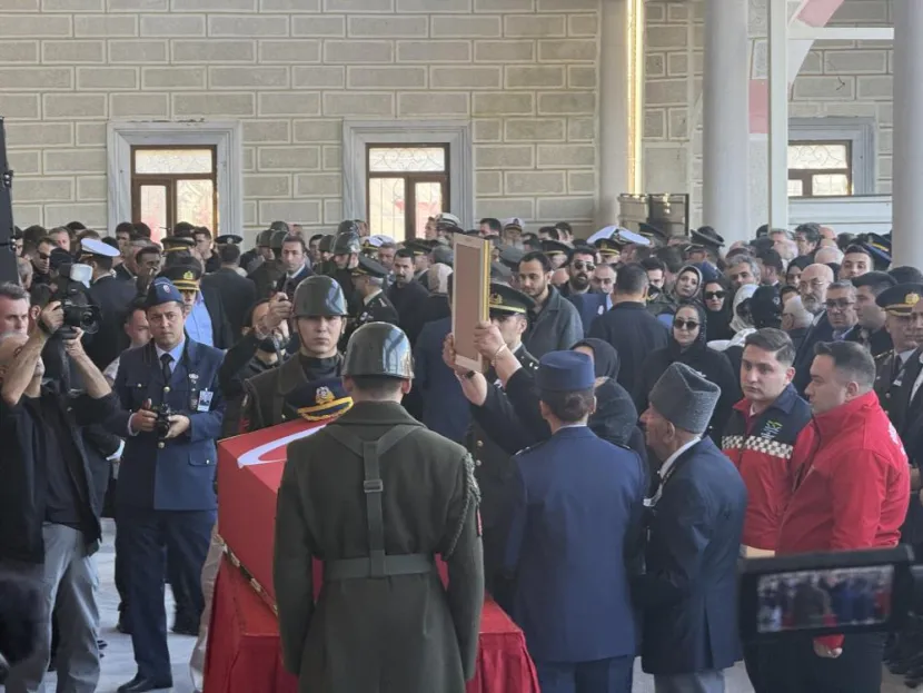 Şehit Pilot Yarbay Gökhan Korkmaz İstanbul'da son yolculuğuna uğurlandı